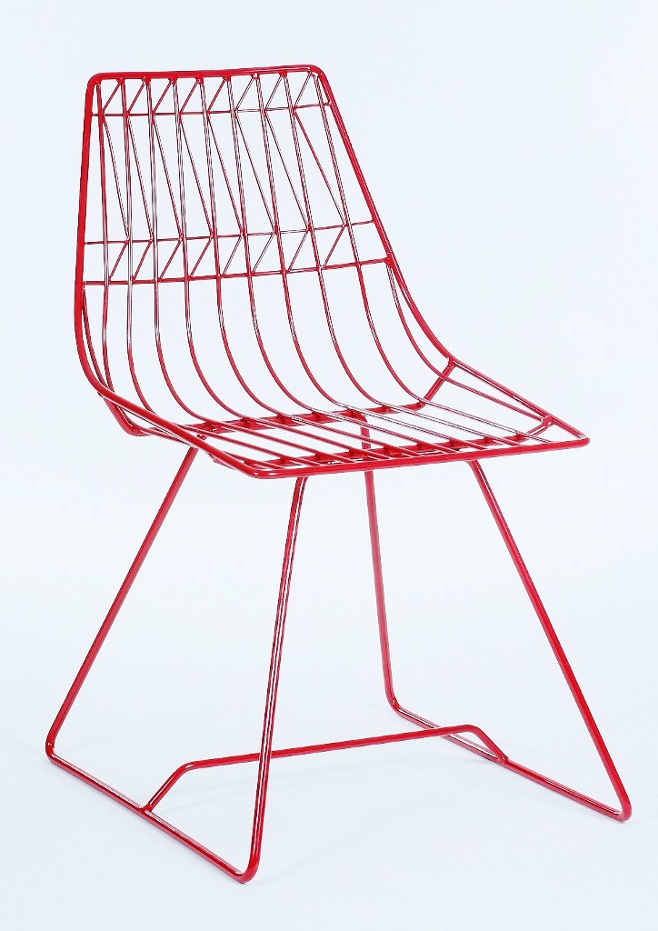 Μεταλλικό σκαμπό.