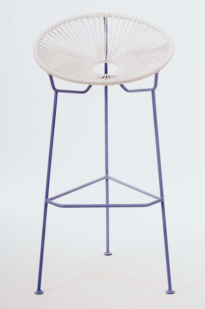 Μεταλλικό σκαμπό.