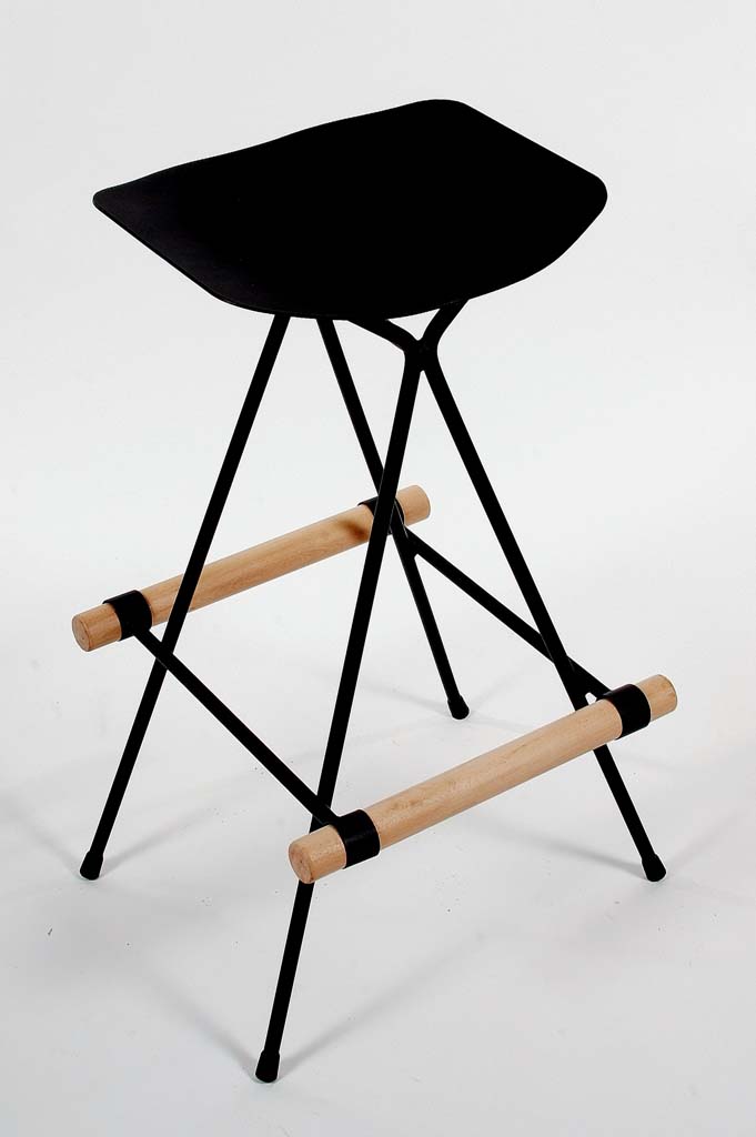 Μεταλλικό σκαμπό.