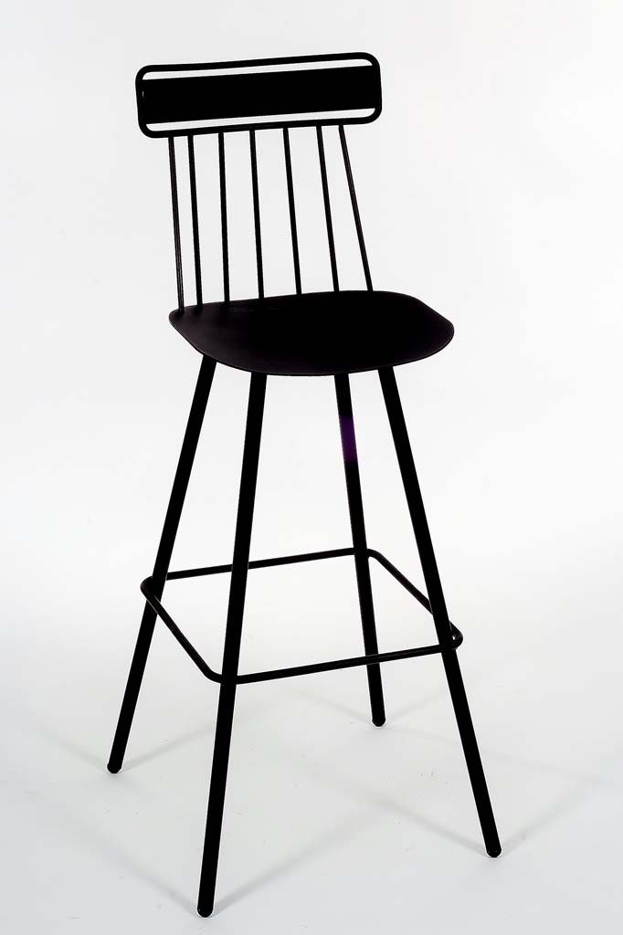 Μεταλλικό σκαμπό.