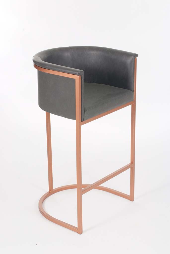 Μεταλλικό σκαμπό.